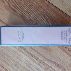 NIB Gucci Natural Fluid Foundation 110C
